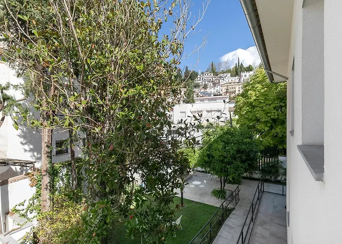 Carmen Del Cadi Granada